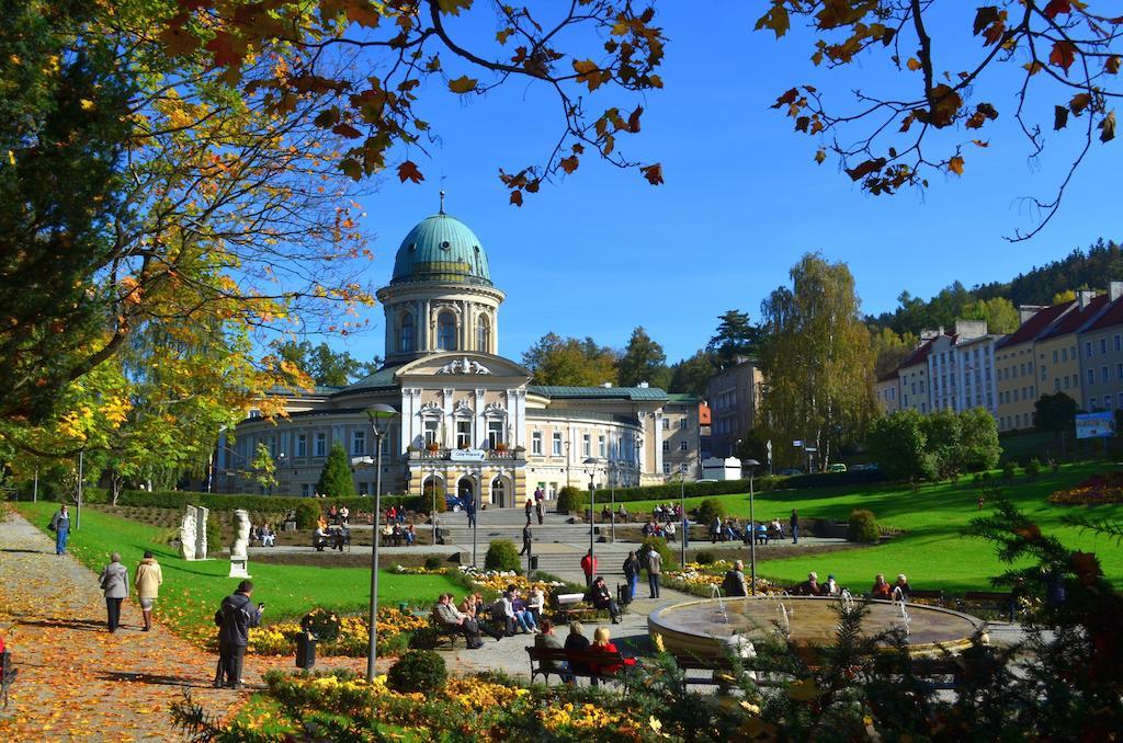 Aparthotel Zdroj Wojciech à Lądek-Zdrój Extérieur photo